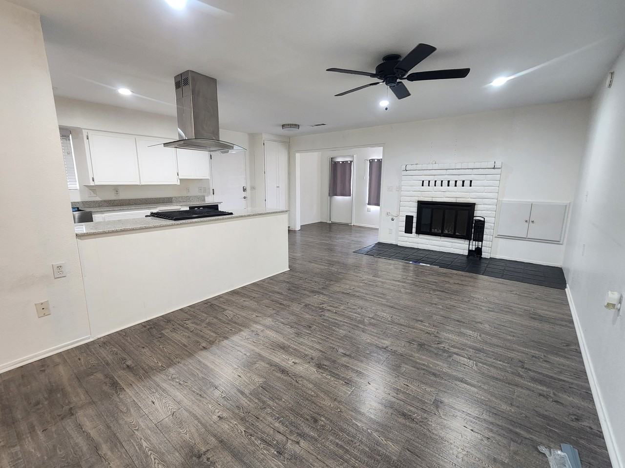 678 West Henderson Avenue - Photo 6 of 14