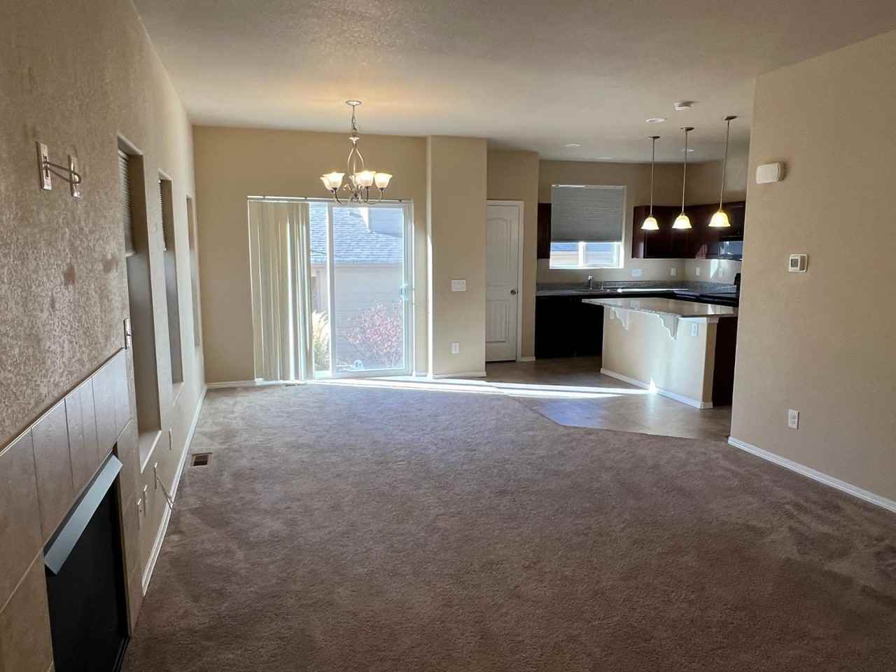 3749 Vineyard Cir - Photo 3 of 19