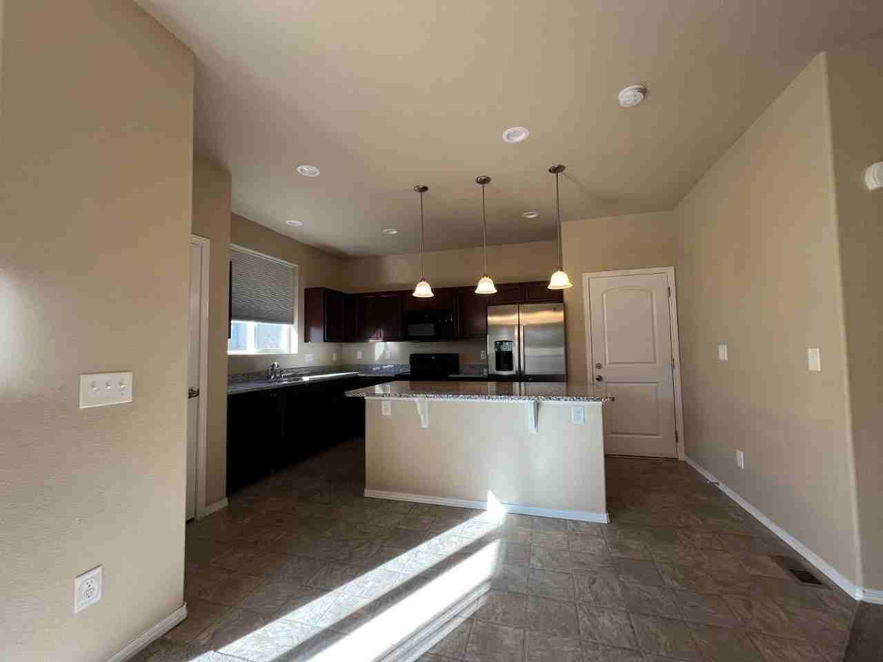 3749 Vineyard Cir - Photo 4 of 19