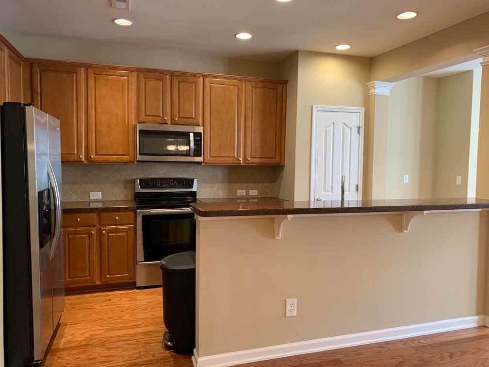 1033 Kingston Grove Dr - Photo 6 of 10