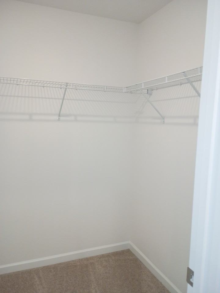 124 Hazel Dr - Photo 4 of 26