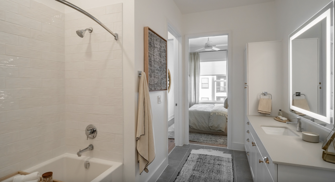 5345 North I- 35 Service Road - Photo 6 of 19