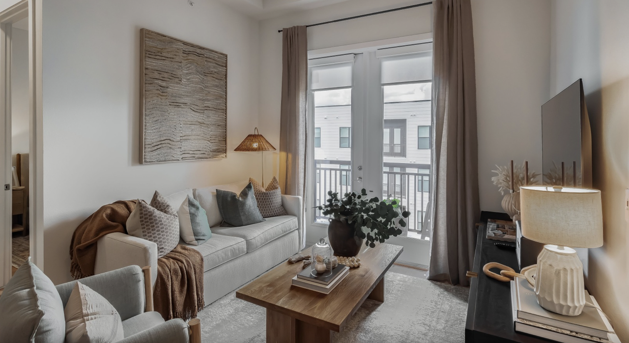 5345 North I- 35 Service Road - Photo 2 of 19