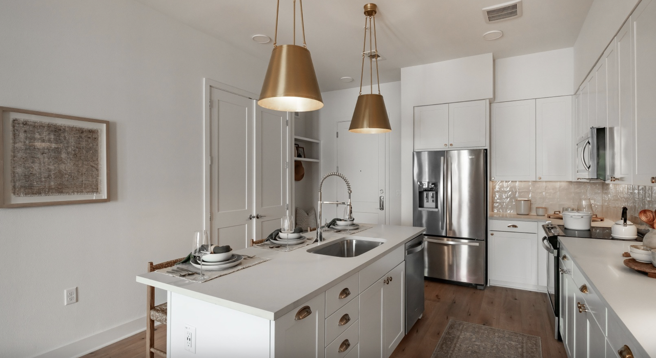 5345 North I- 35 Service Road - Photo 4 of 19