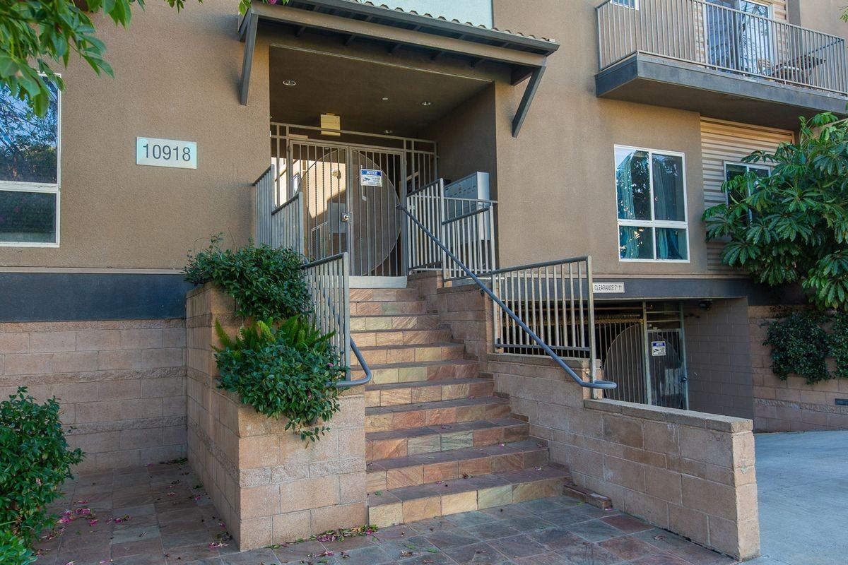 10918 Morrison St ##1 - Photo 6 of 7