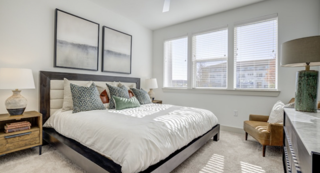 12100 Samsung Boulevard - Photo 5 of 15