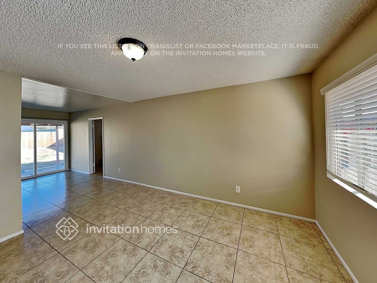 7124 W Flower St - Photo 5 of 17