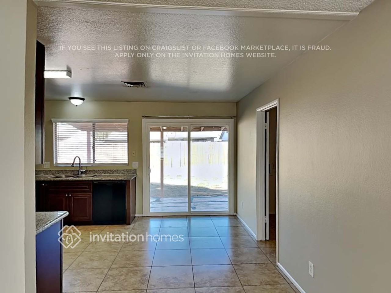 7124 W Flower St - Photo 6 of 17