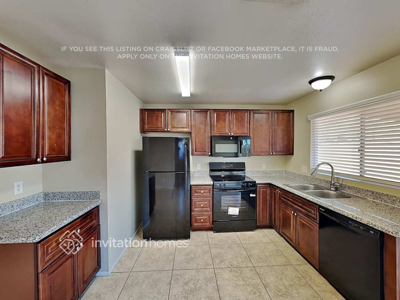 7124 W Flower St - Photo 7 of 17