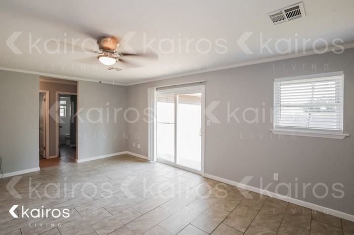 204 Ne 19th St - Photo 2 of 17