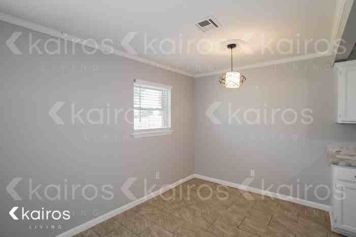 204 Ne 19th St - Photo 5 of 17