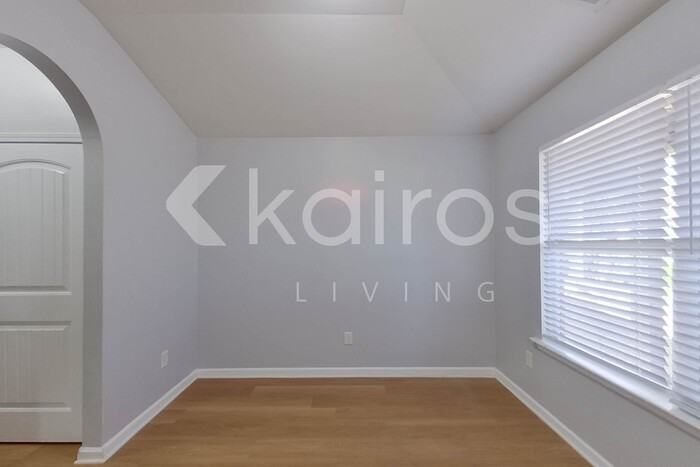 588 Kincaid Cove Ln - Photo 4 of 26