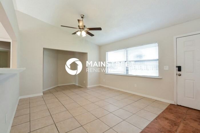 3273 Partridge St - Photo 3 of 16