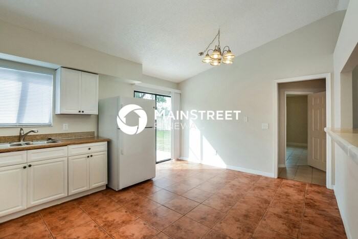 3273 Partridge St - Photo 4 of 16