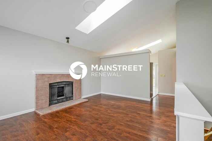 6 Bishops Crest Ct - Photo 3 of 17