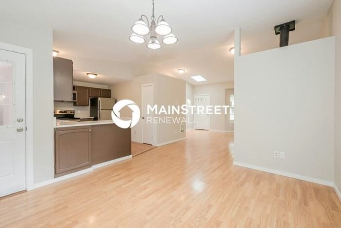 15914 86th Avenue Court East - Photo 5 of 16