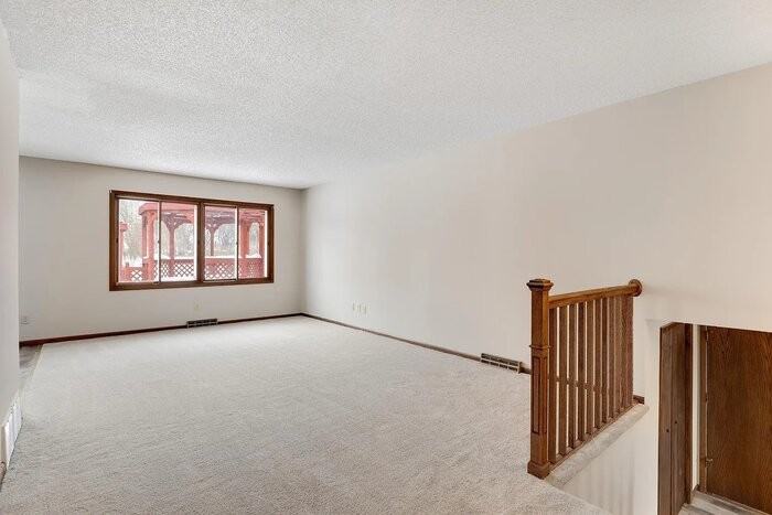 2350 Erin Ct - Photo 2 of 8