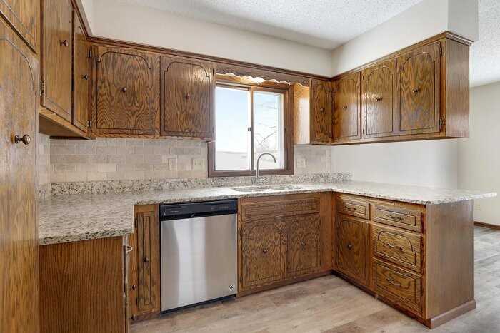 2350 Erin Ct - Photo 3 of 8