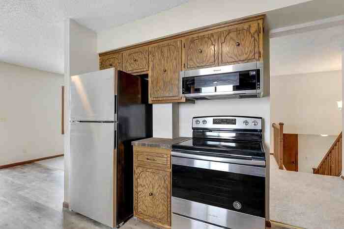 2350 Erin Ct - Photo 4 of 8