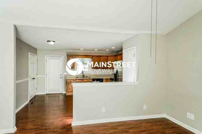 8906 Greenmoore Dr - Photo 5 of 14