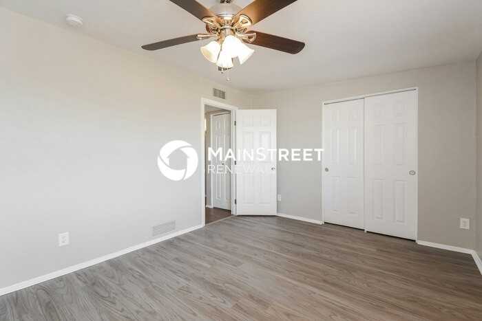 4870 S Rosette Pl - Photo 6 of 16