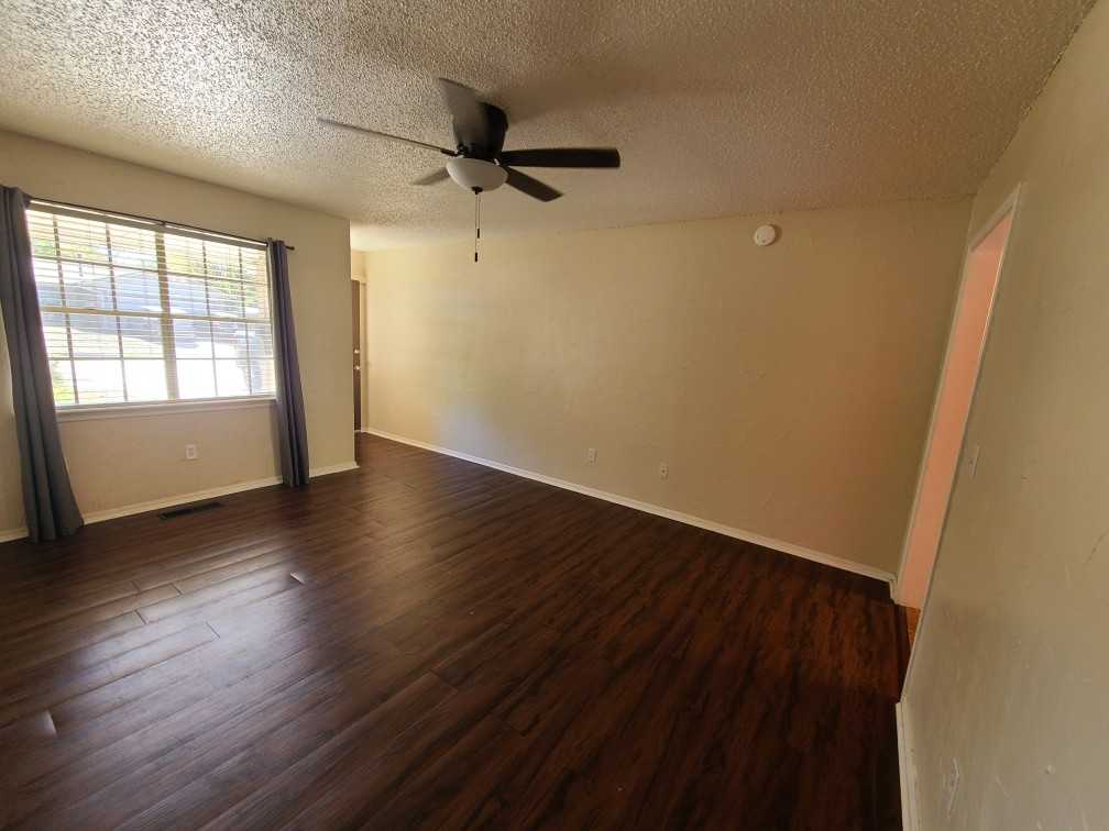 925 Crown Drive #NA - Photo 3 of 24