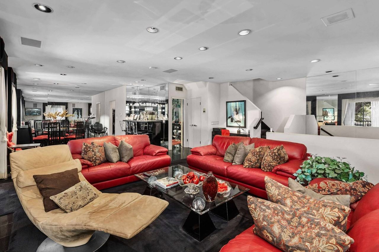 540 West Knoll Drive #1 - Photo 2 of 27