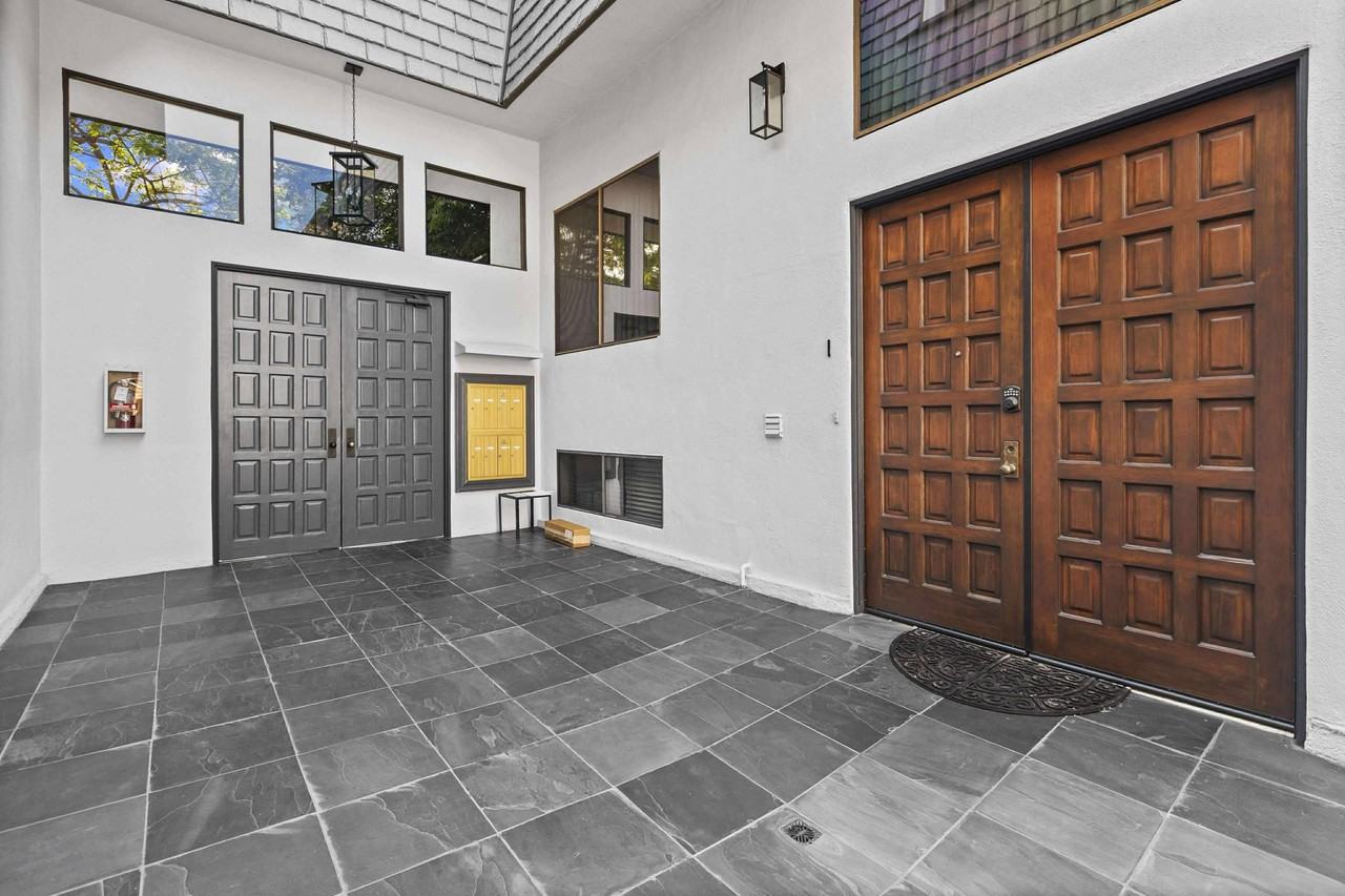 540 West Knoll Drive #1 - Photo 5 of 27