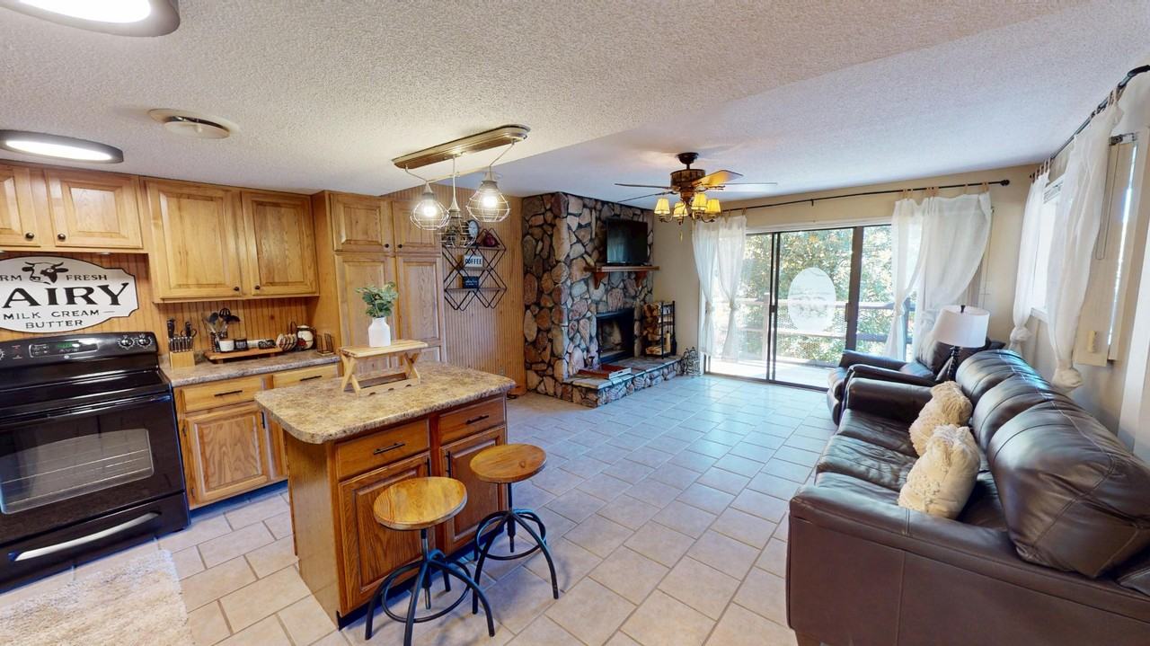 1081 Cove Rd - Photo 6 of 20