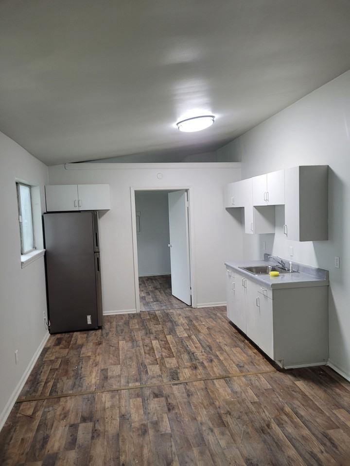 1985 S Custer Rd #2 - Photo 3 of 4