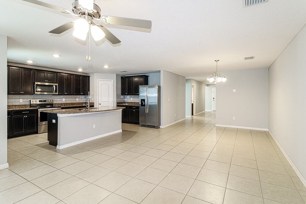 6519 Redbay Dr - Photo 4 of 16