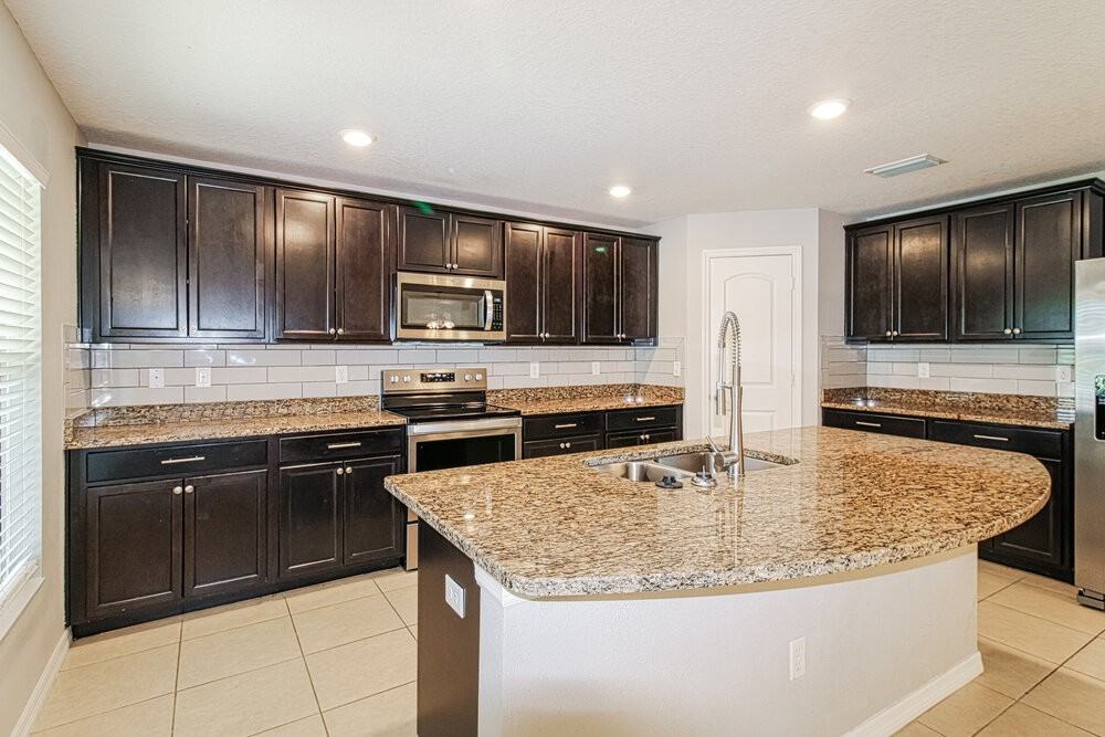 6519 Redbay Dr - Photo 6 of 16