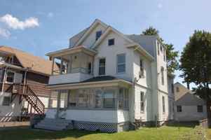 featured image of 28 Center St 3rd Fl