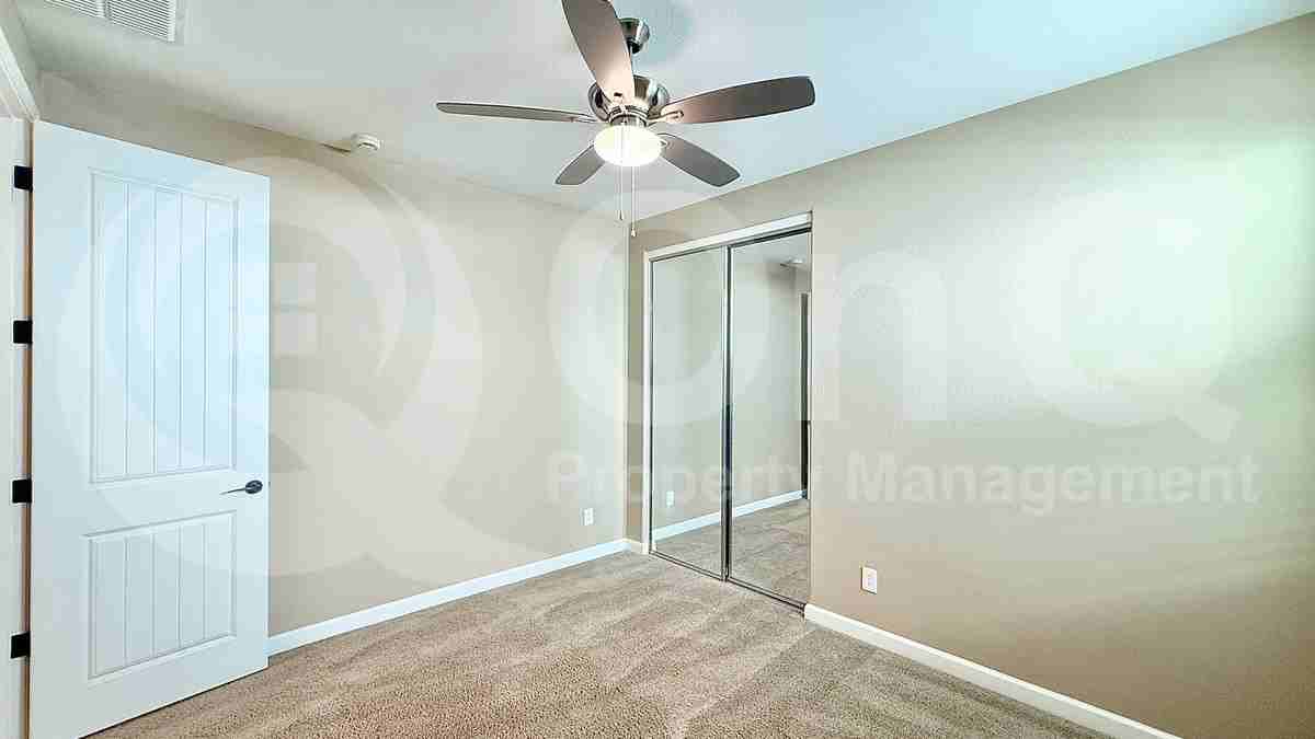21868 S 220th Pl - Photo 4 of 33