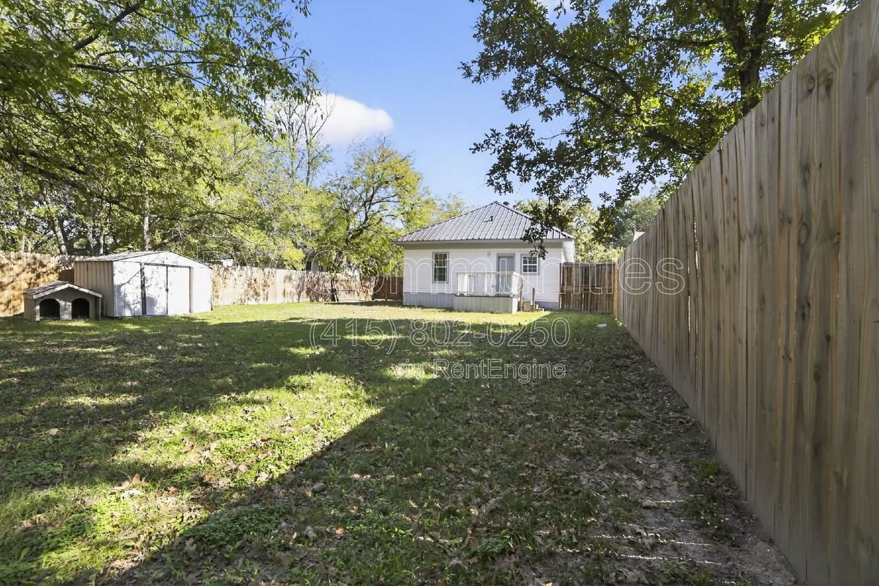 3916 2nd St - Photo 3 of 32