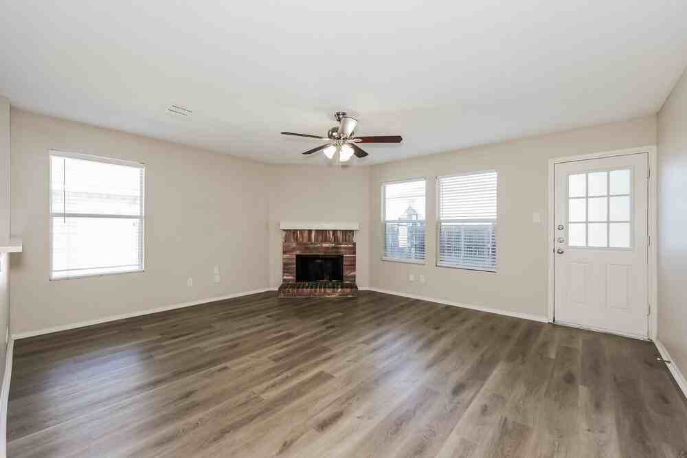 8757 Garden Springs Dr - Photo 3 of 16
