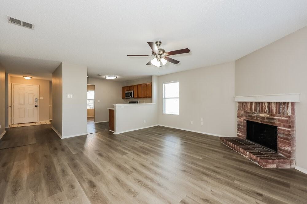 8757 Garden Springs Dr - Photo 4 of 16