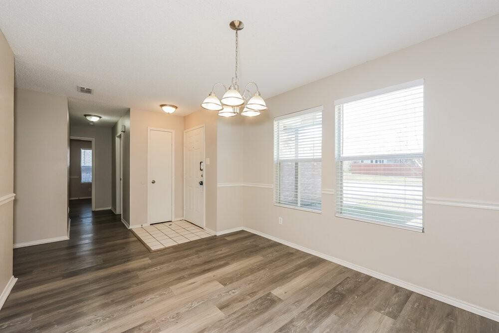 8757 Garden Springs Dr - Photo 5 of 16