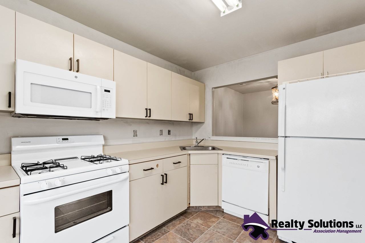 454 Atlanta Ct #1 - Photo 7 of 18