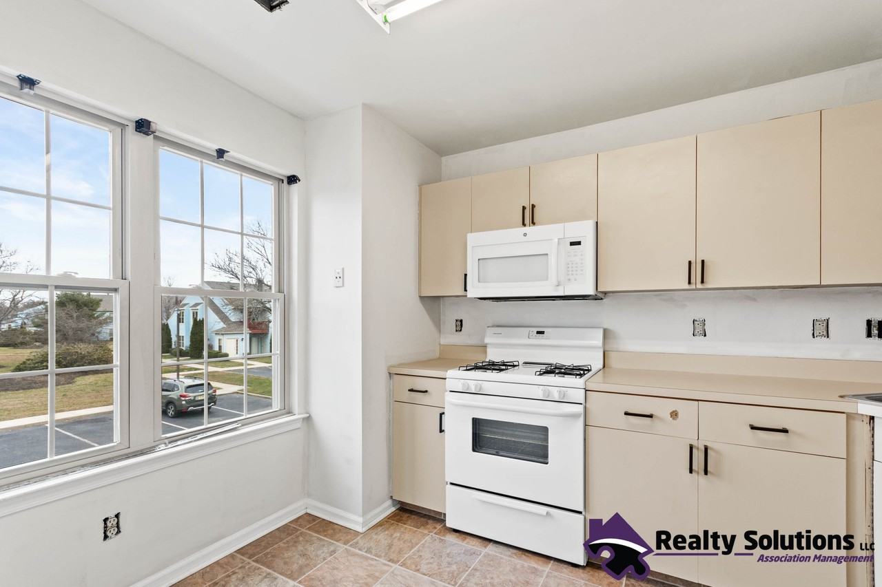 454 Atlanta Ct #1 - Photo 7 of 18