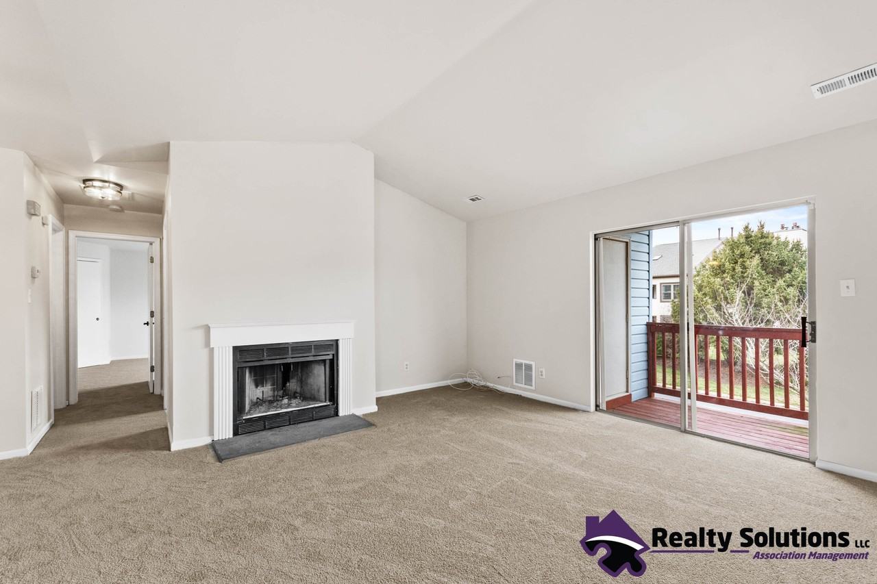 454 Atlanta Ct #1 - Photo 3 of 18