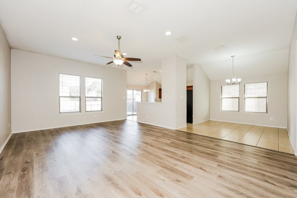 1357 Illinois Ave - Photo 3 of 16