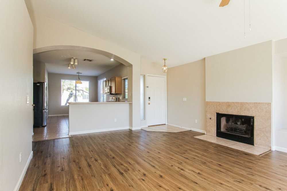 8547 W Laurel Ln - Photo 5 of 16