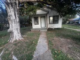 featured image of 220 Eula St