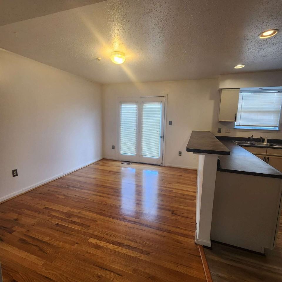 501 Kerby Pkwy - Photo 7 of 15