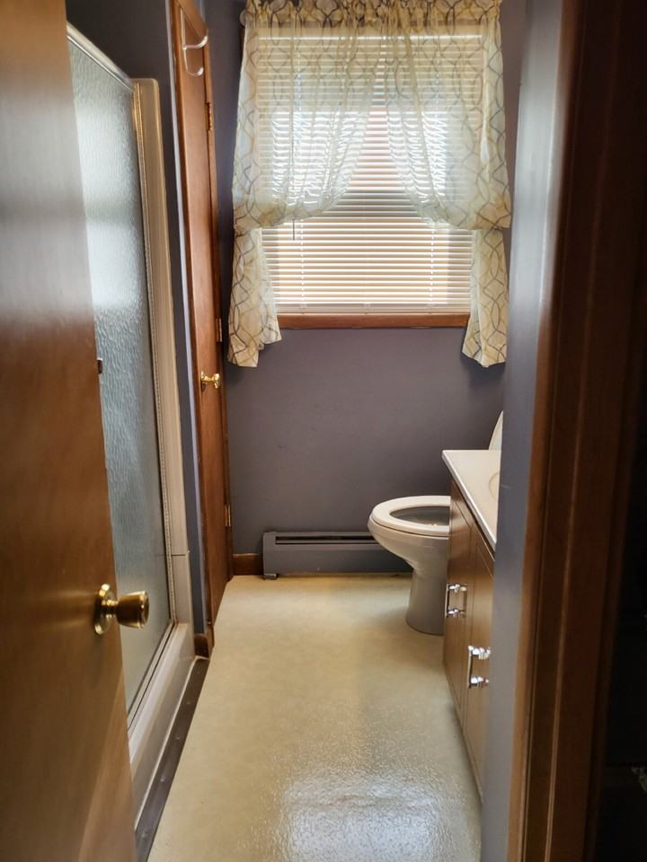 380 Pearl St - Photo 4 of 14