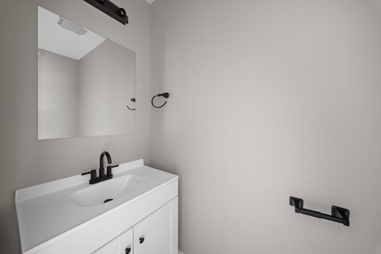 Pembroke Dr - Photo 3 of 14