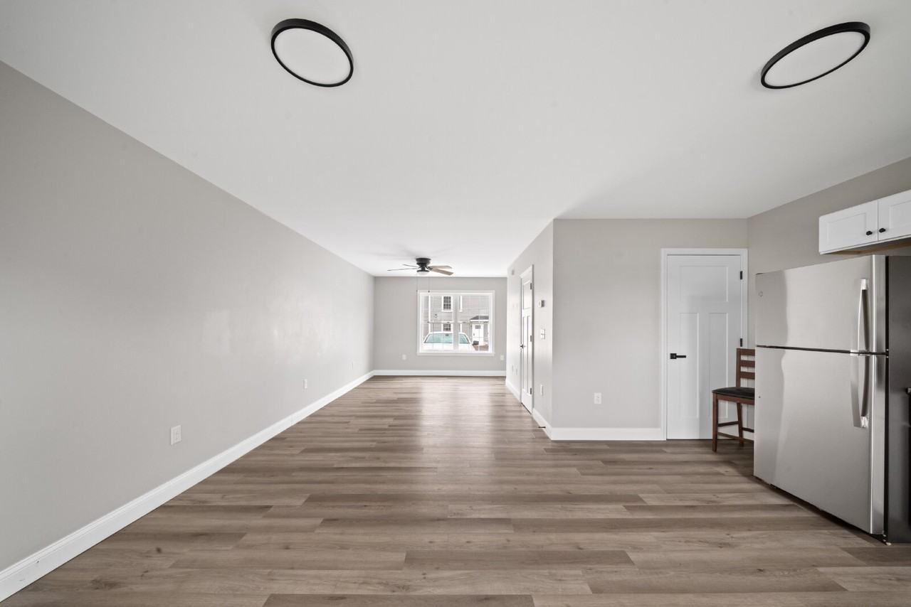 Pembroke Dr - Photo 4 of 14