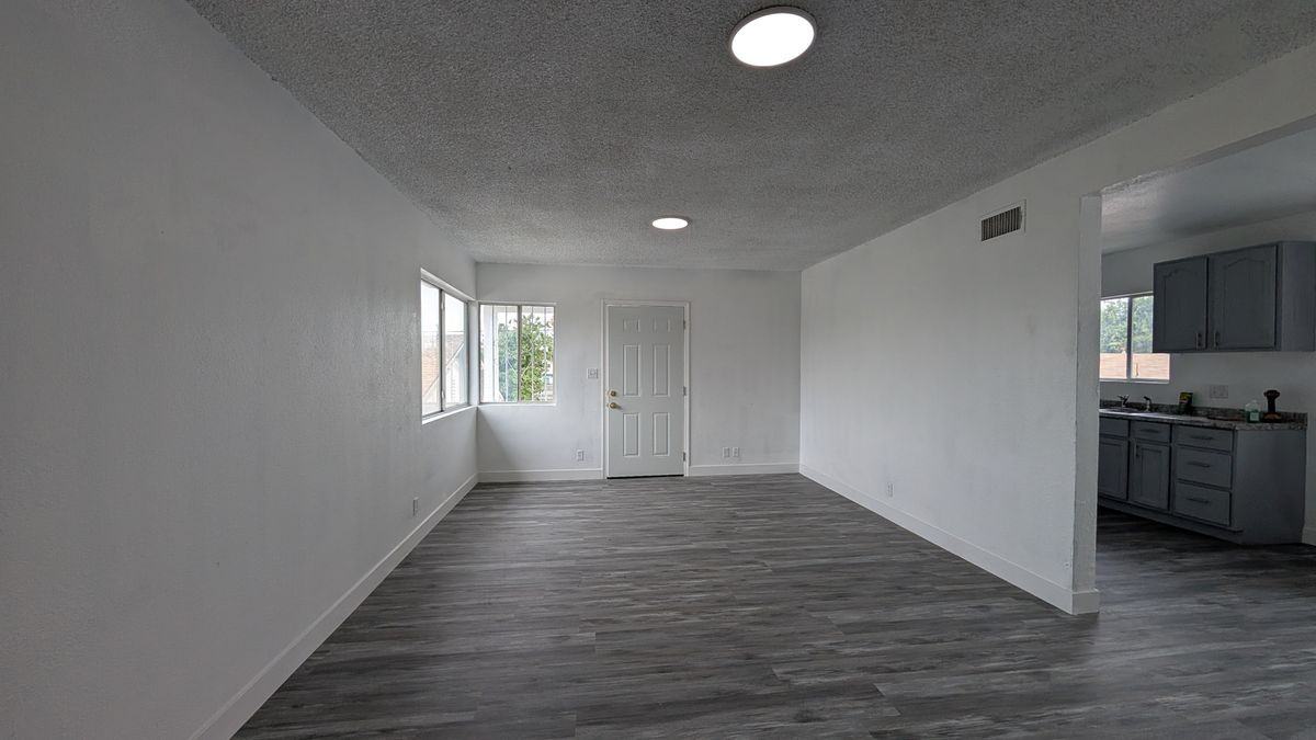 9616 Graham Ave - Photo 3 of 9
