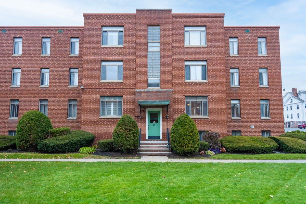 20 Ashland St ##1-R - Photo 2 of 32